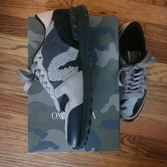 Valentino Rockstud camo sneakers - Picture 3 of 4